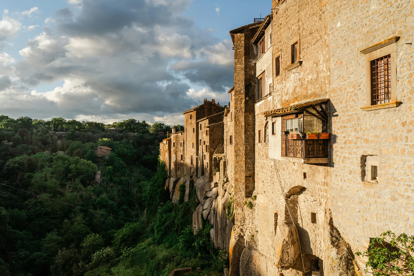 Castelli Romani con i laghi vulcanici di Albano e Nemi nel Lazio
